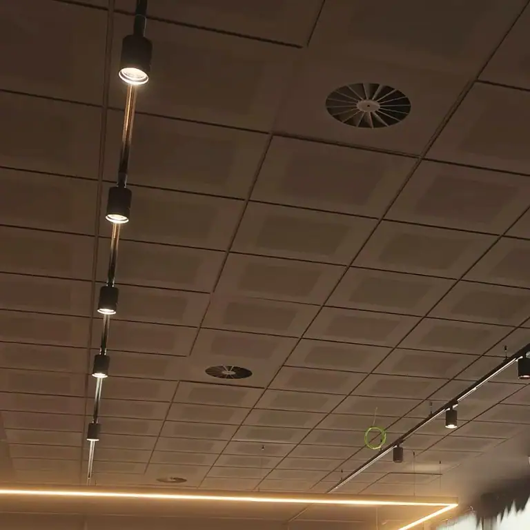 airco bedrijf plafond
